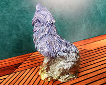 Load image into Gallery viewer, Bismuth Howling Wolf