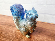 Load image into Gallery viewer, Bismuth Huge Squirrel