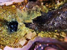 Load image into Gallery viewer, Bismuth Pink Tiger