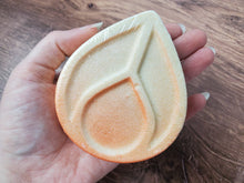 Load image into Gallery viewer, Fire Element Bath Bomb with Orange Calcite