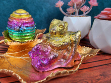Load image into Gallery viewer, Bismuth Bear &amp; Beehive

