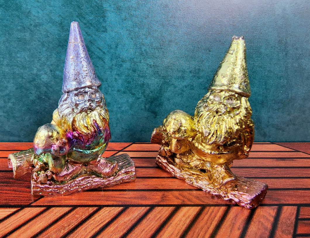Bismuth Gnomes on Log